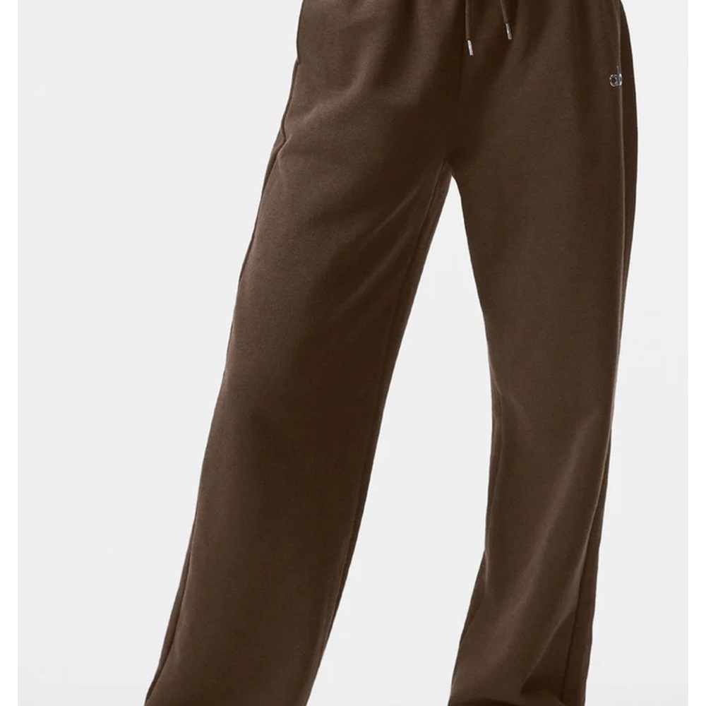 Alo Accolade Straight Leg Sweatpants in Espresso